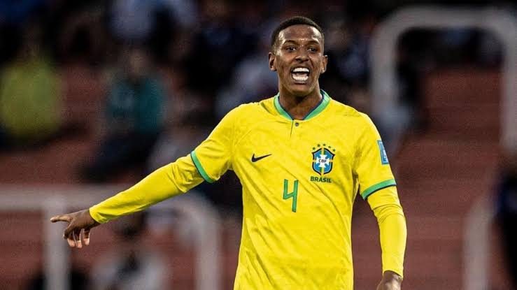 Contratação de zagueiro