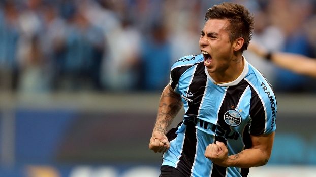 Atacante ex-Grêmio