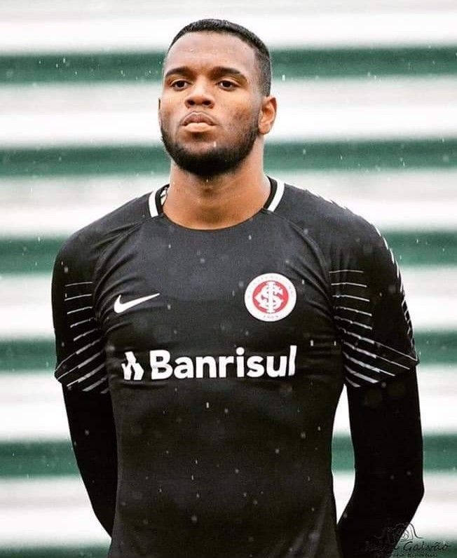 Ex- Goleiro do Inter