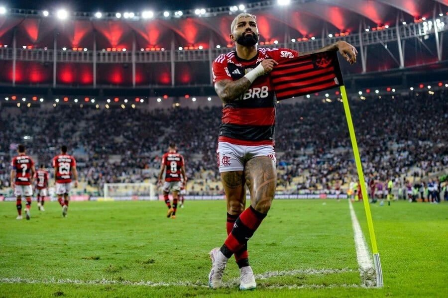 Atacante do Flamengo acerta