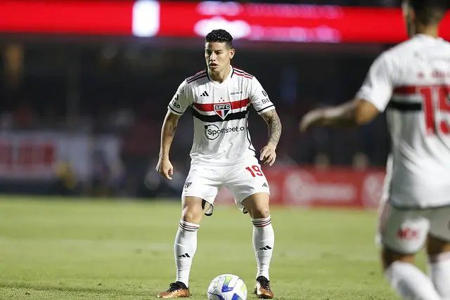 Meio-campista camisa 10