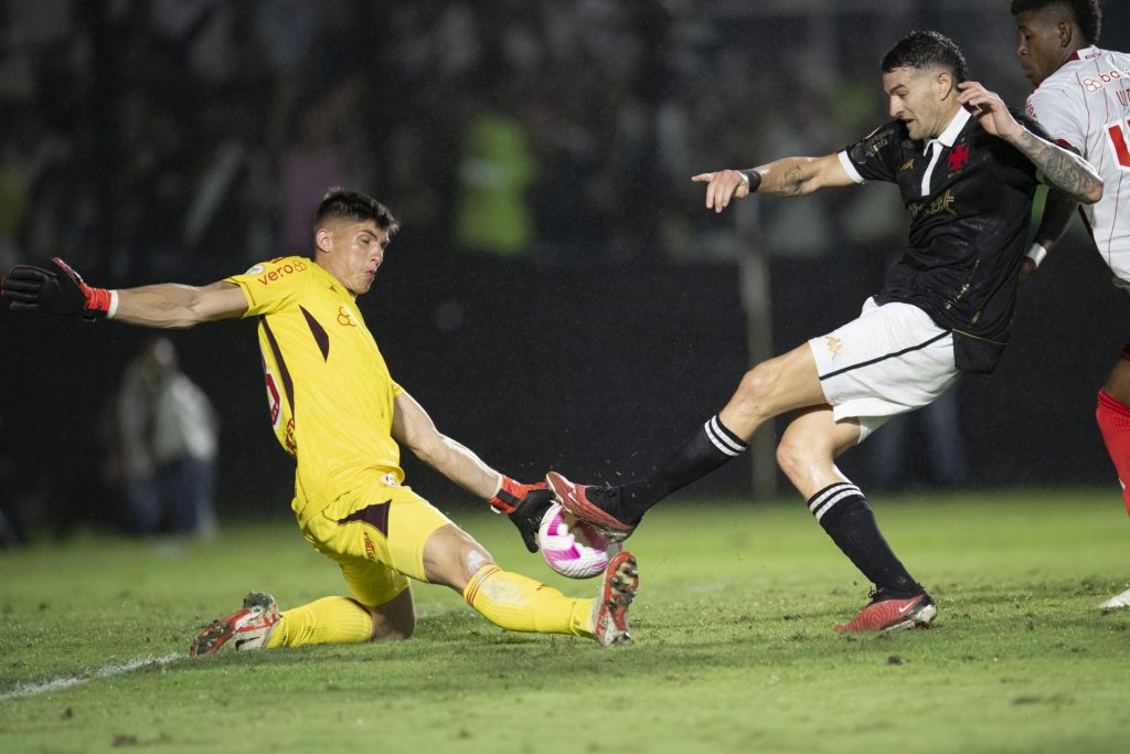 Vasco e Inter voltam a se enfrentar. Foto: Jorge Rodrigues/AGIF