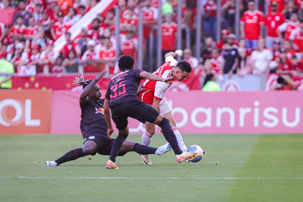 O Colorado bateu o Bragantino. Foto: Maxi Franzoi/AGIF