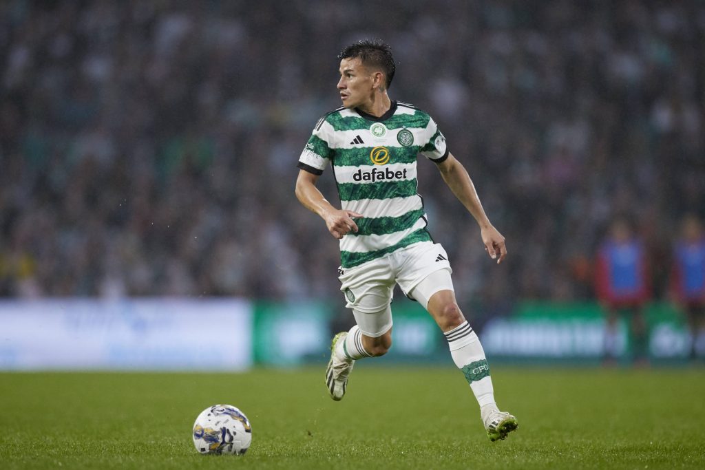 Lateral pertence ao Celtic. Foto: IMAGO/Ricardo Larreina Amador