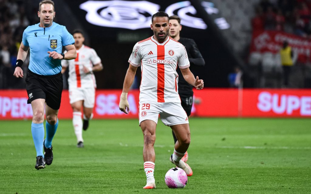 Thiago Maia em ação. Foto: Roberto Casimiro/Fotoarena/IMAGO