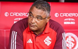 Roger Machado, técnico do Internacional. Foto: Maxi Franzoi/AGIF