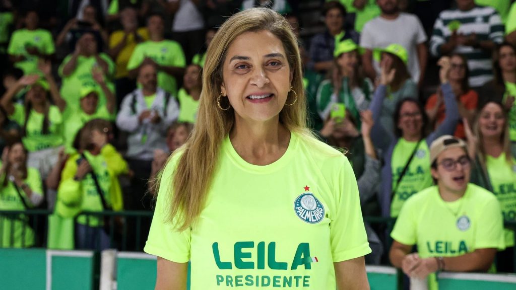  Leila Pereira