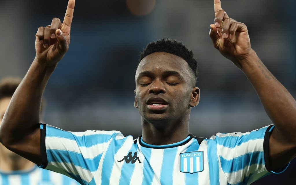 Johan Carbonero, do Racing. Foto: IMAGO/PHOTOxPHOTO