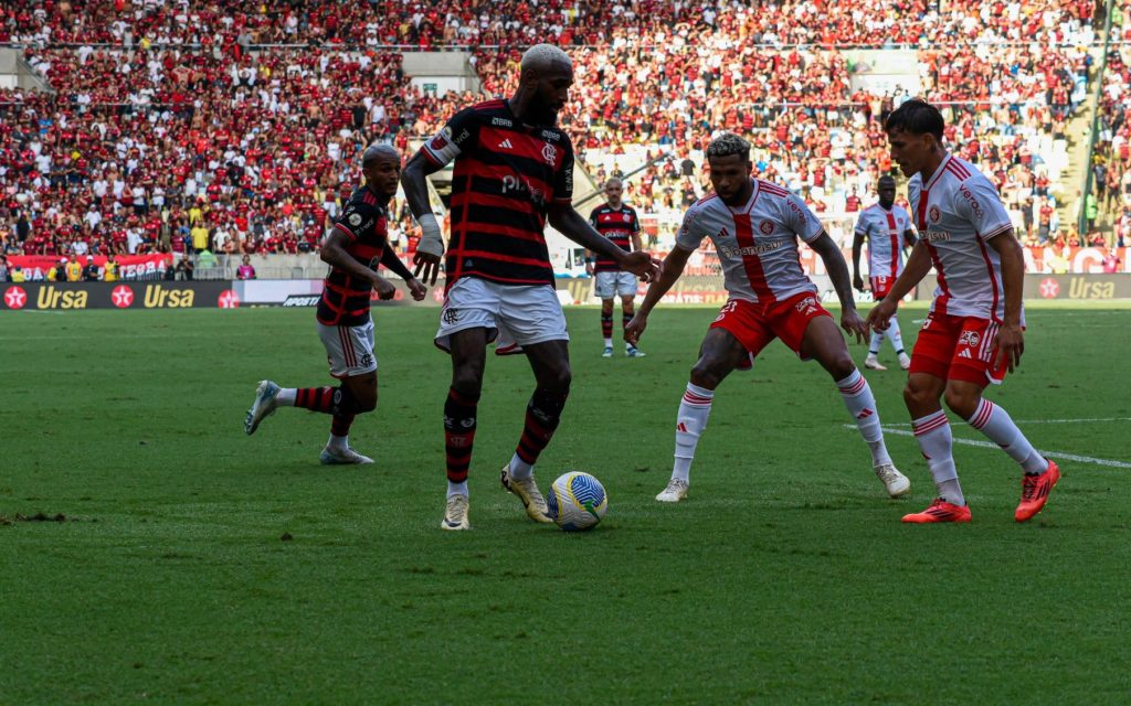 Internacional perdeu para o Flamengo. Foto: Carlos Santtos/Fotoarena/IMAGO