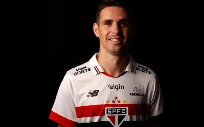 Oscar decidiu voltar para o São Paulo. Foto: Rubens Chiri/SPFC