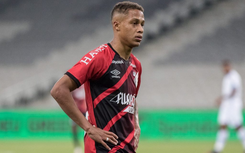 Novo reforço foi revelado pelo Athletico. Foto: Robson Mafra/AGIF