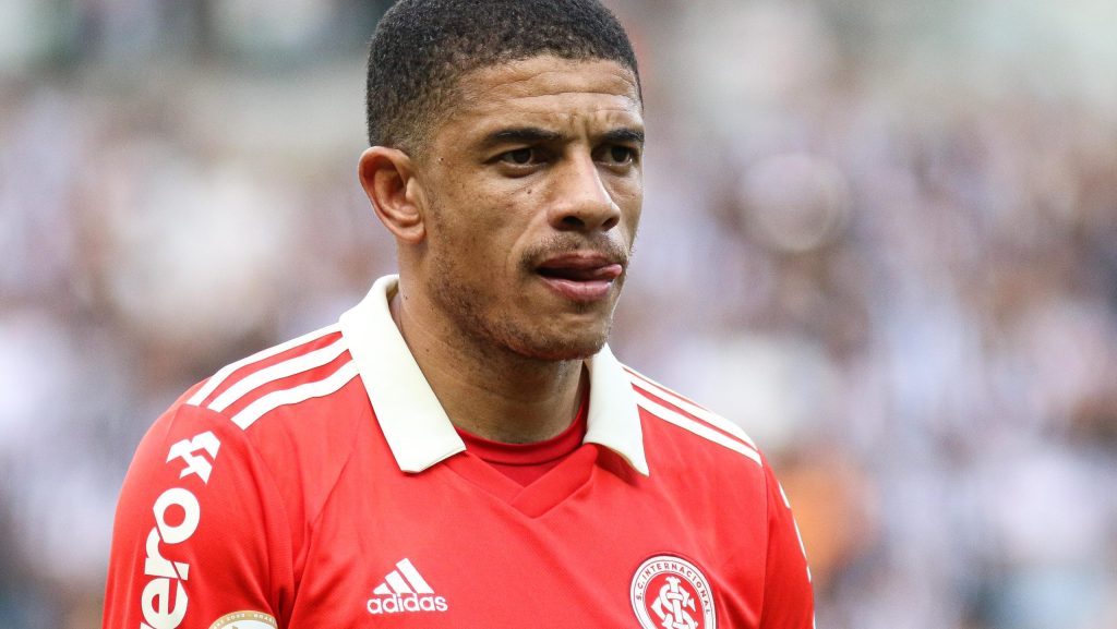 Taison, ex-Internacional. Foto: Fernando Moreno/AGIF