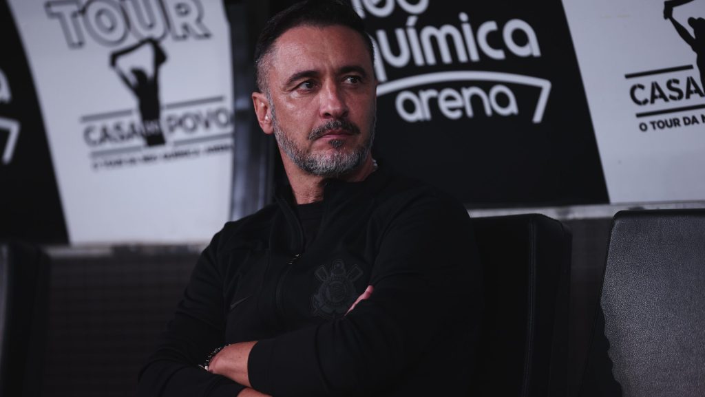Time de Vítor Pereira quer jogador do Internacional. Foto: Ettore Chiereguini/AGIF