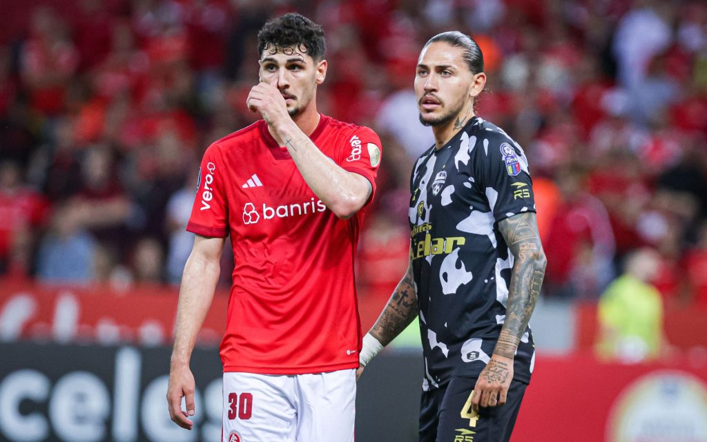 Johnny quando defendia o Inter. Foto: Maxi Franzoi/AGIF