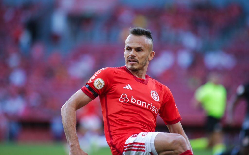 Lateral deixou o Inter. Foto: Giancarlo Santorum/AGIF