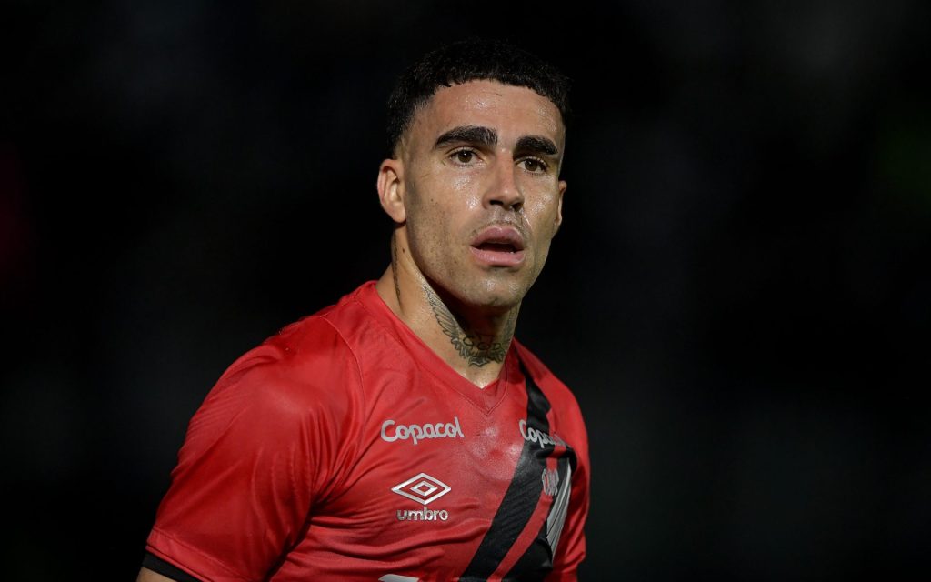 Gabriel volta ao Inter. Foto: Thiago Ribeiro/AGIF