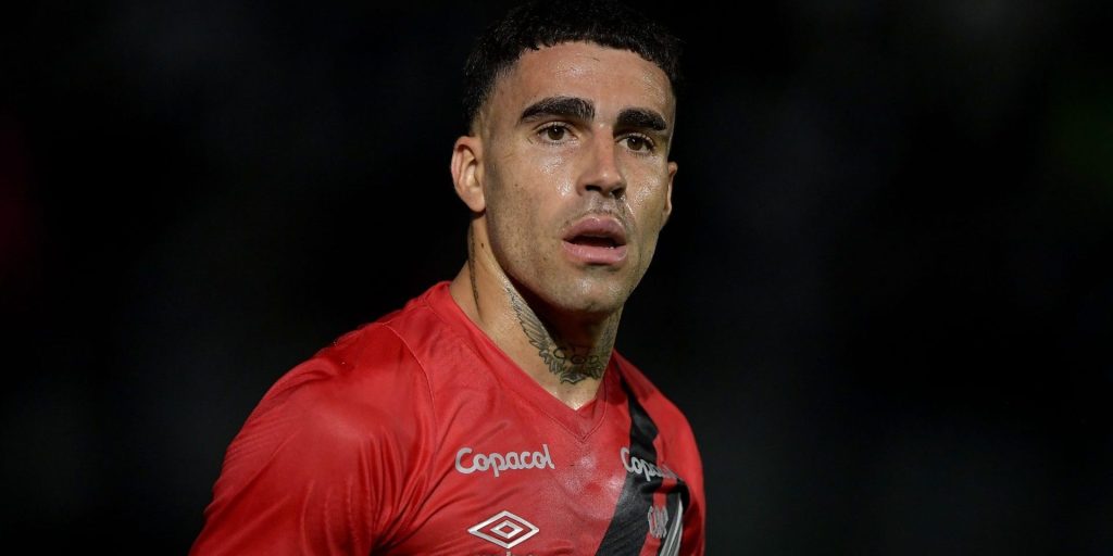 Gabriel jogou pelo Athletico em 2024. Foto: Thiago Ribeiro/AGIF