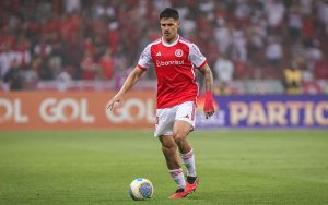 Rômulo, ex-Internacional. Foto: Maxi Franzoi/AGIF