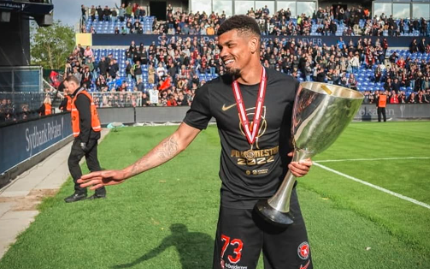 Juninho vem atuando na Dinamarca. Foto: Foto: Divulgação/Midtjylland