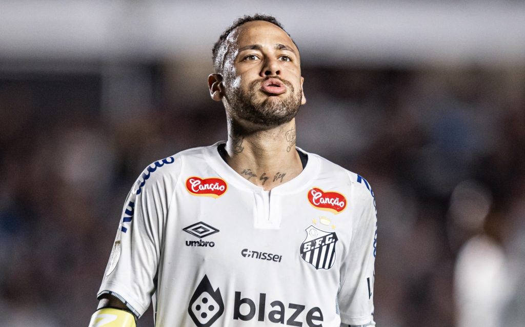 Neymar voltou para o Santos. Fotos: Raul Baretta/Santos FC.