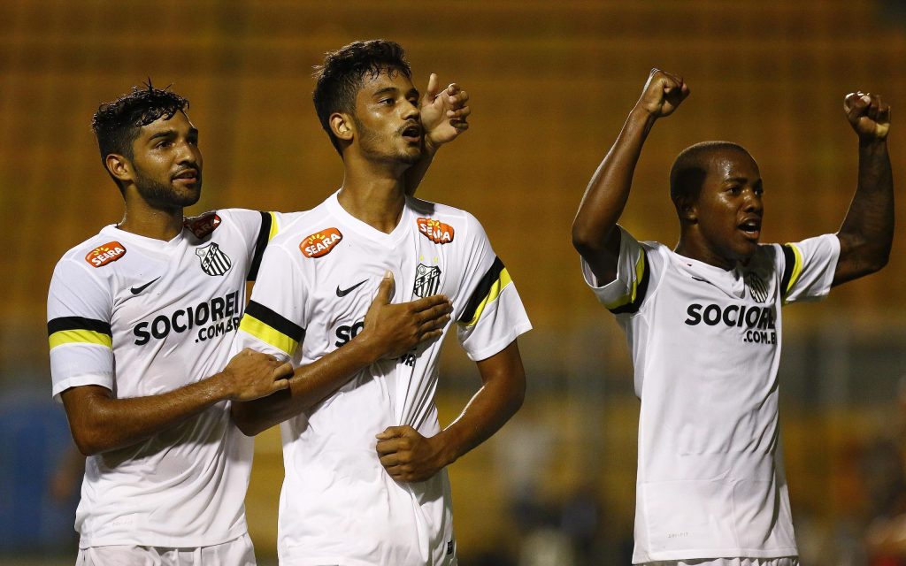 Jubal comemorando gol pelo Santos. Foto: Ricardo Saibun/AGIF