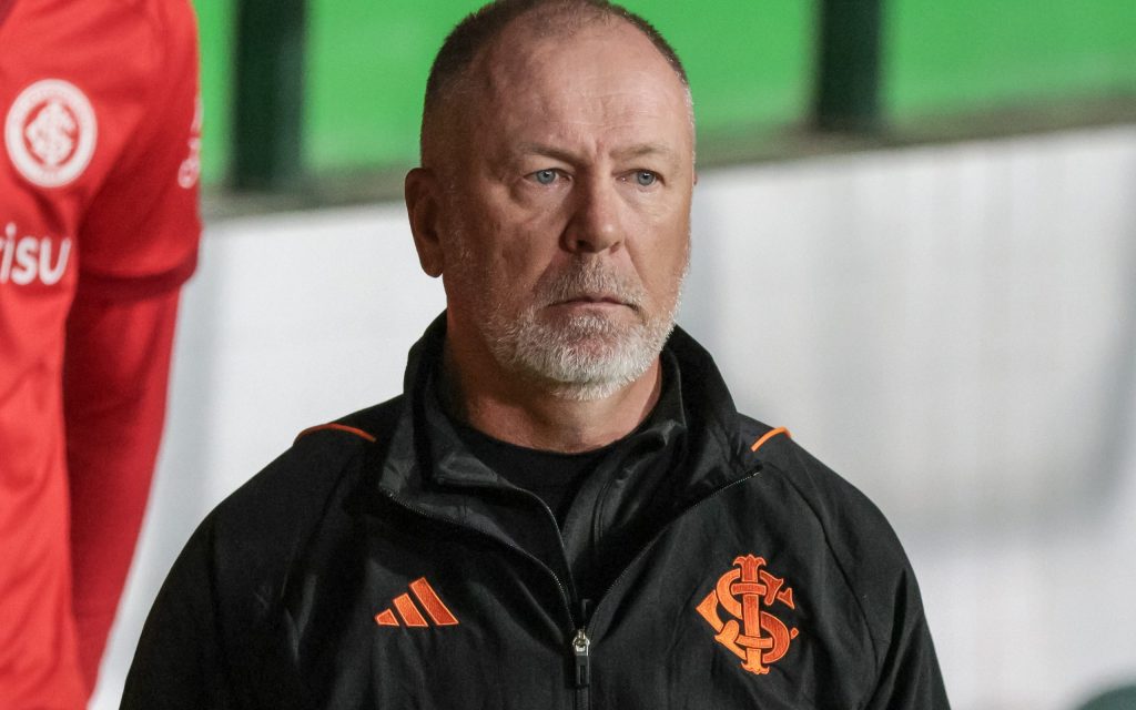 Mano Menezes pelo Inter. Foto: Robson Mafra/AGIF