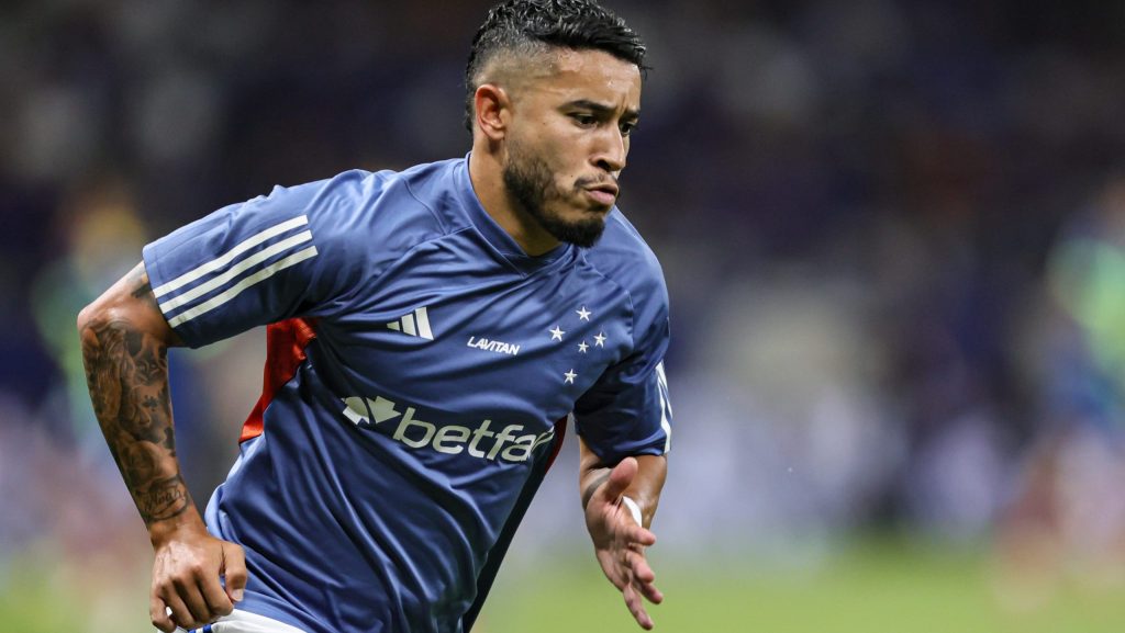 Ex-Internacional, William defende o Cruzeiro. Foto: Gilson Lobo/AGIF