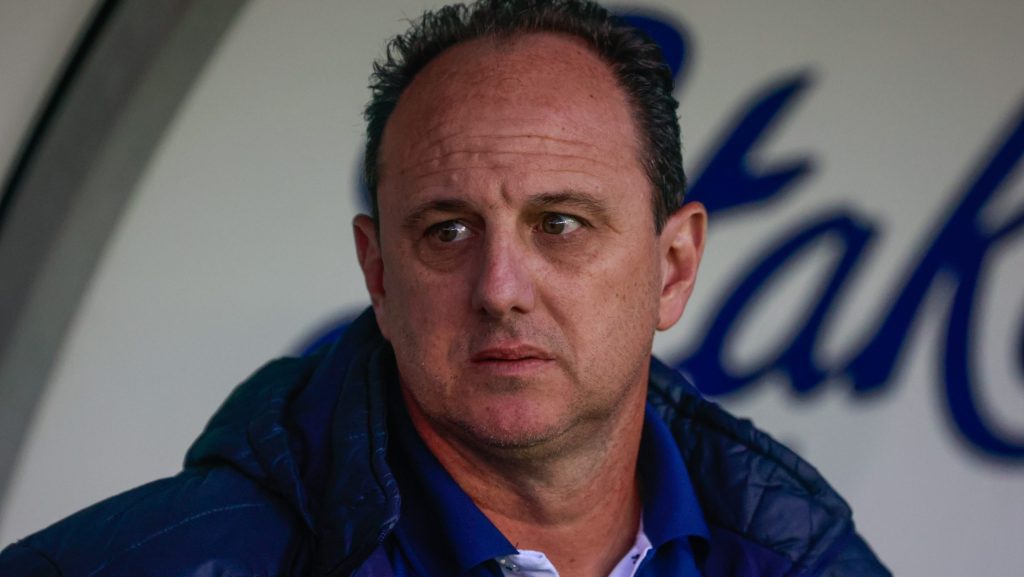 Ex-alvo do Internacional pode jogar com Rogério Ceni. Foto: Luiz Erbes/AGIF
