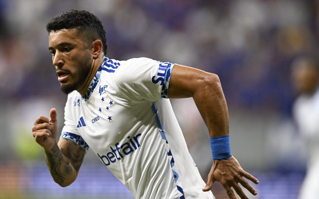 William interessa ao Inter. Foto: Mateus Bonomi/AGIF