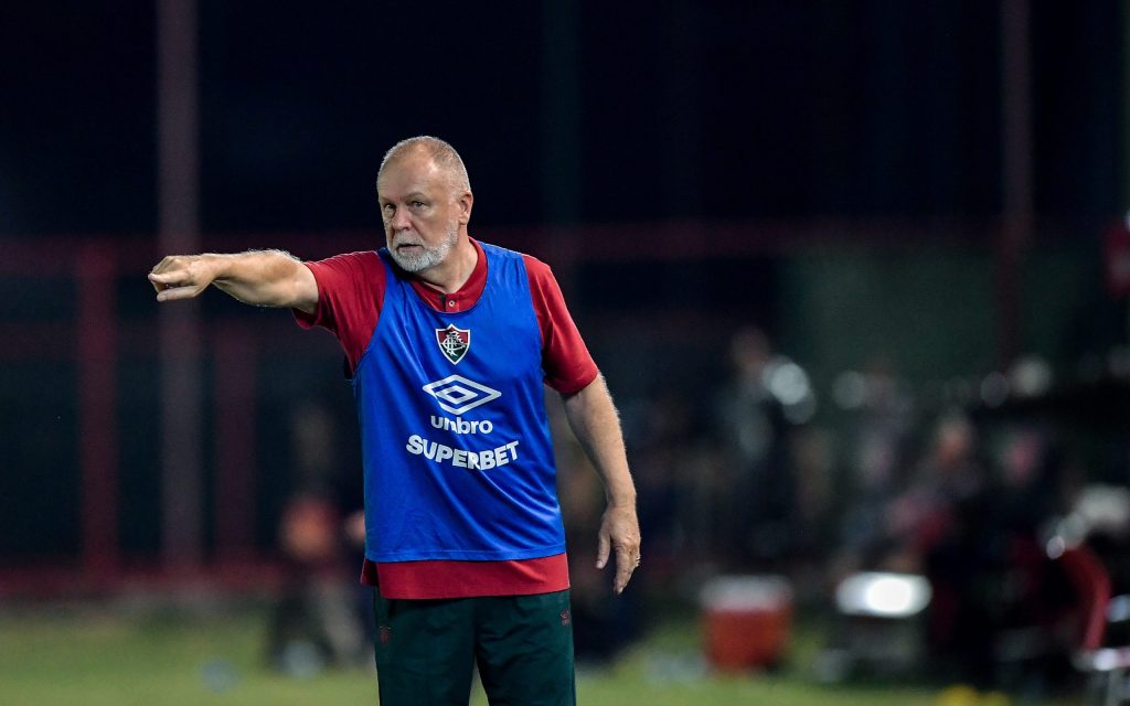 Treinador dirige o Fluminense. Foto: Thiago Ribeiro/AGIF