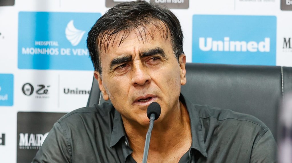 Gustavo Quinteros fez revelação sobre jogo contra o Internacional. Foto: Luiz Erbes/AGIF