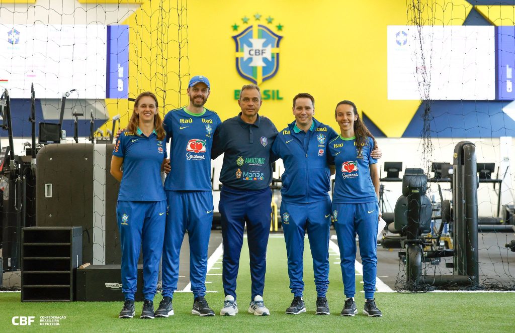Luiza Parreiras, Gerente de futebol feminino do Internacional e elenco da CBF. Foto: Rafael Ribeiro / CBF