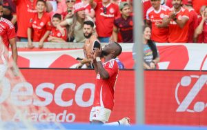 Valencia, do Internacional, fez um golaço na decisão. Foto: Ricardo Duarte/SCI