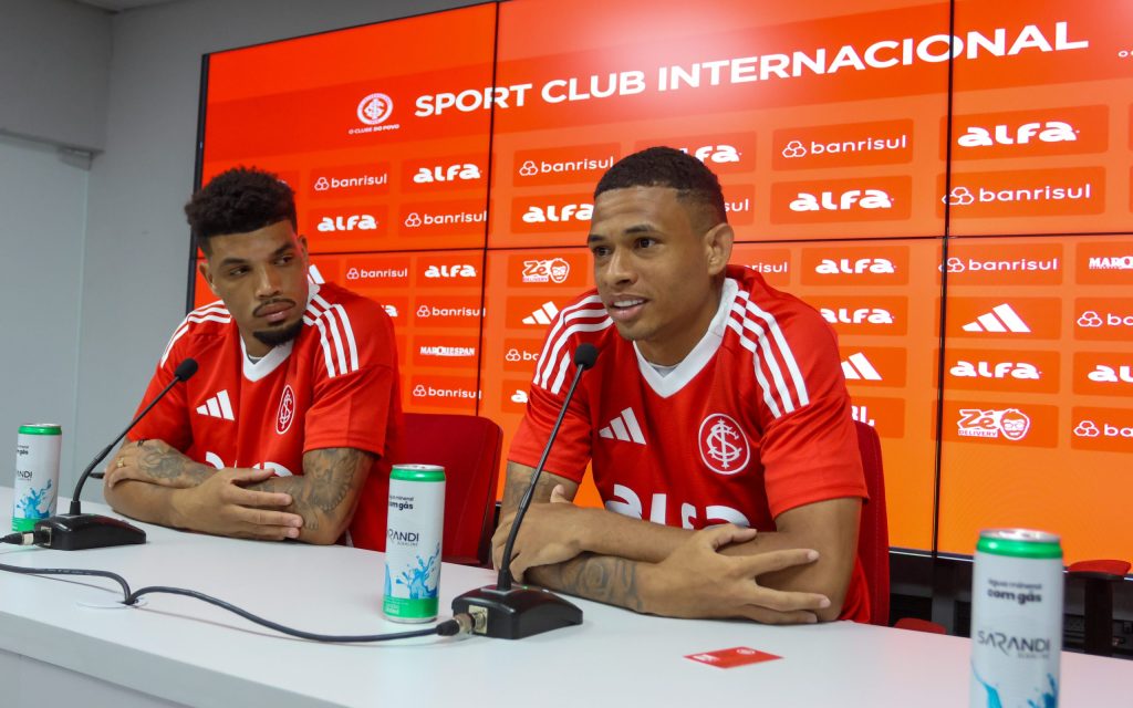 Diego Rosa foi apresentado junto com Juninho. Foto Ricardo Duarte/Internacional