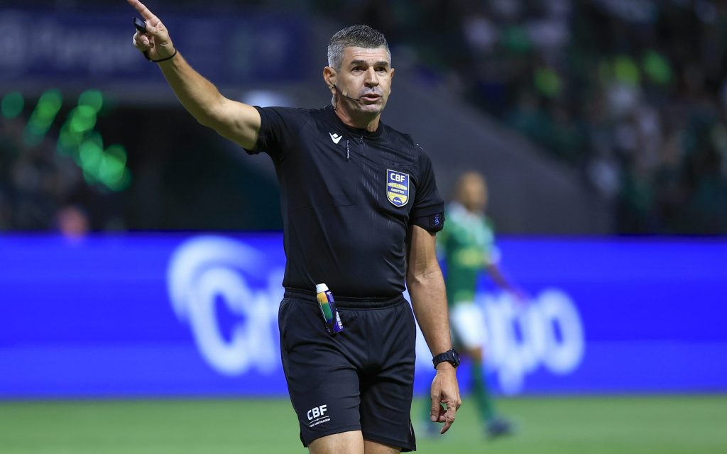Marcelo de Lima Henrique vai apitar Internacional X Grêmio. Foto: Marcello Zambrana/AGIF