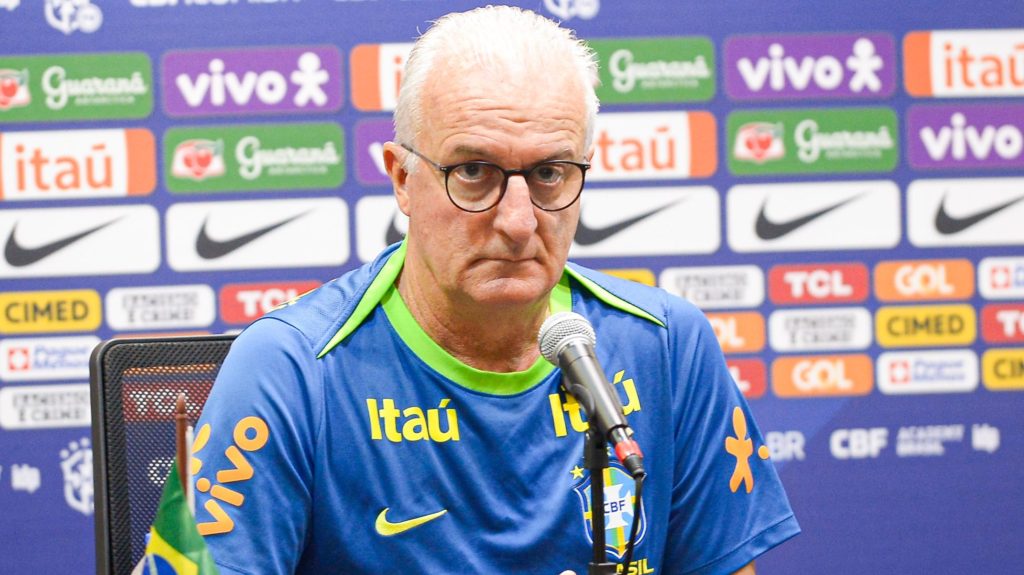 Dorival Júnior convocou ex-jogador do Internacional. Foto: Jhony Pinho/AGIF