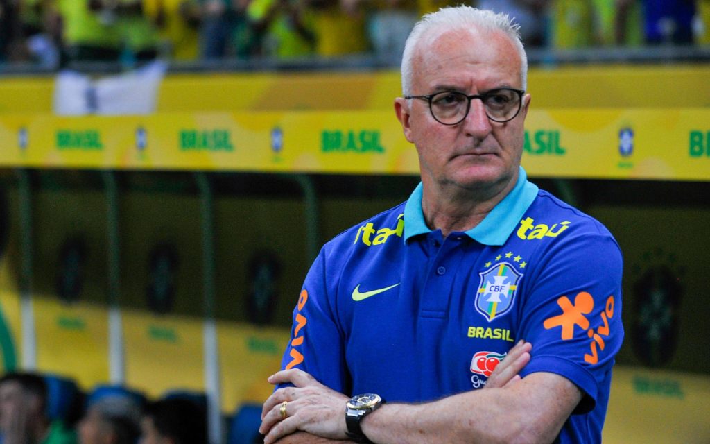 Dorival Jr está pressionado. Foto: Jhony Pinho/AGIF