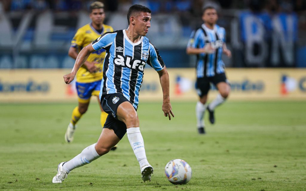 Monsalve pode ser desfalque. Foto: Maxi Franzoi/AGIF