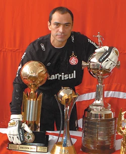 Ídolo do Internacional, com 354 jogos em oito temporadas, foi o goleiro mais vitorioso da história do clube.