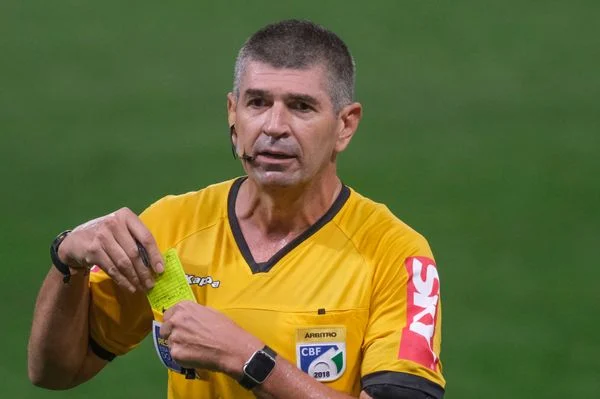 Marcelo de Lima Henrique será o árbitro do GreNal 446