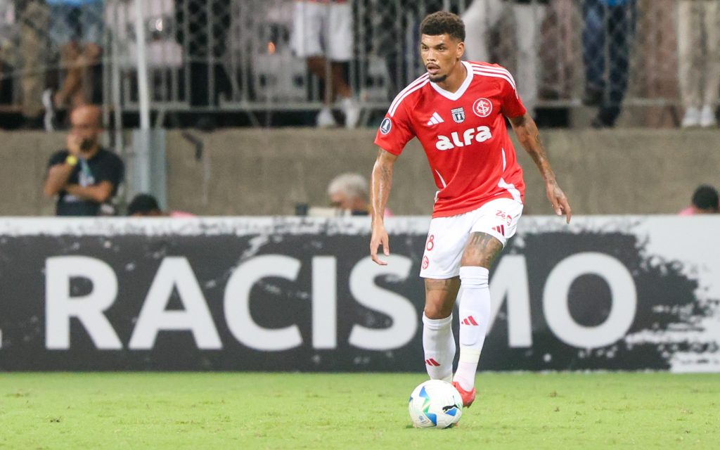 Juninho em ação pelo Internacional. Foto: Ricardo Duarte/SCI