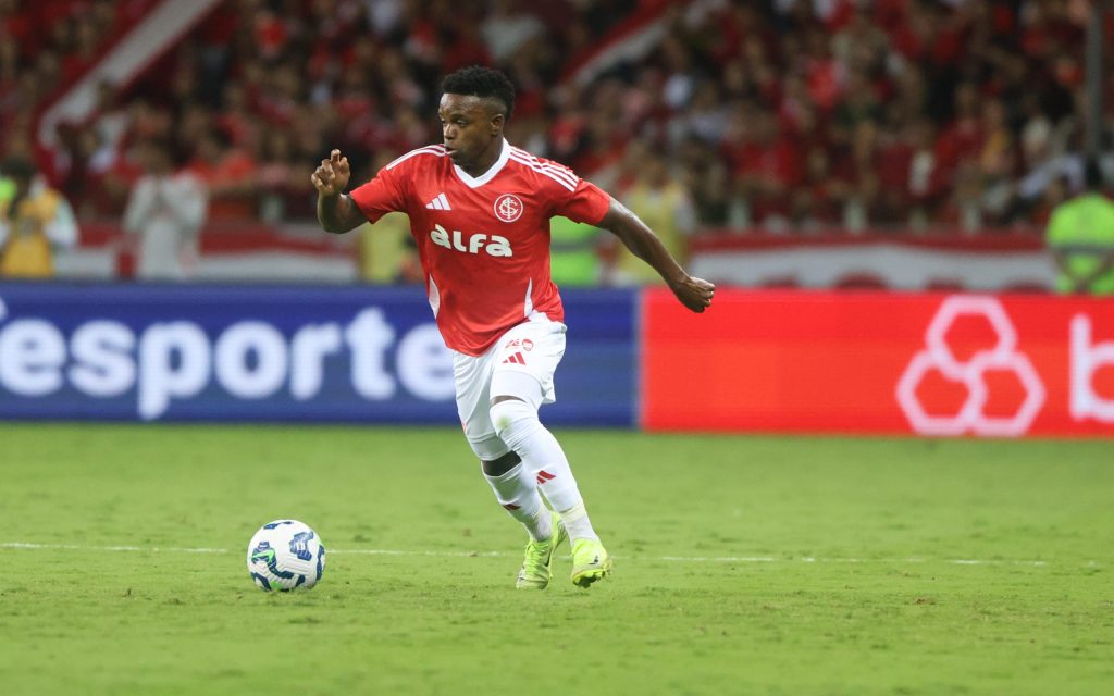 Roger Machado testa mudanças no Inter e Carbonero surge como possível titular contra o Vitória