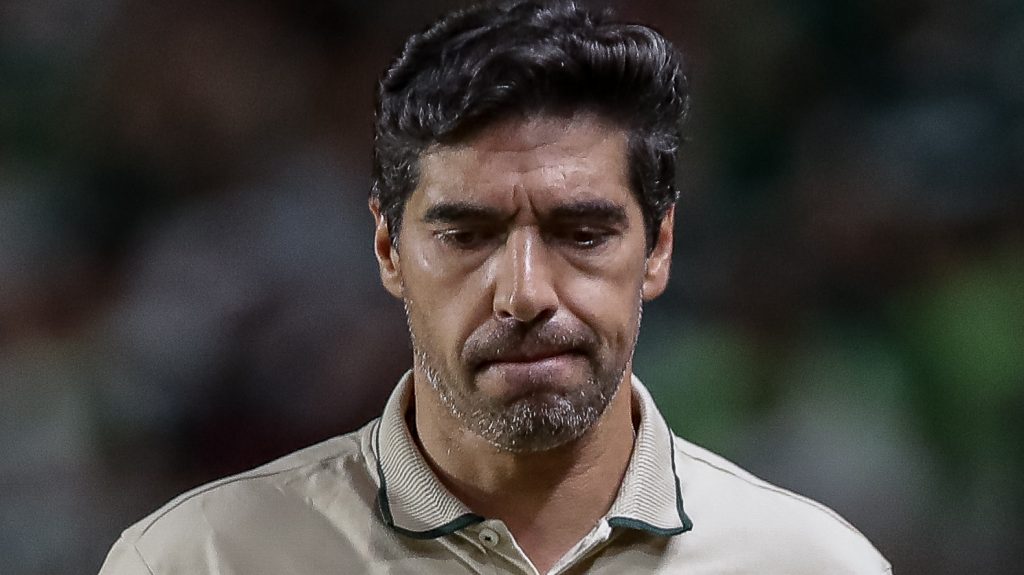 Abel Ferreira irá enfrentar o Internacional. Foto: Rafael Vieira/AGIF