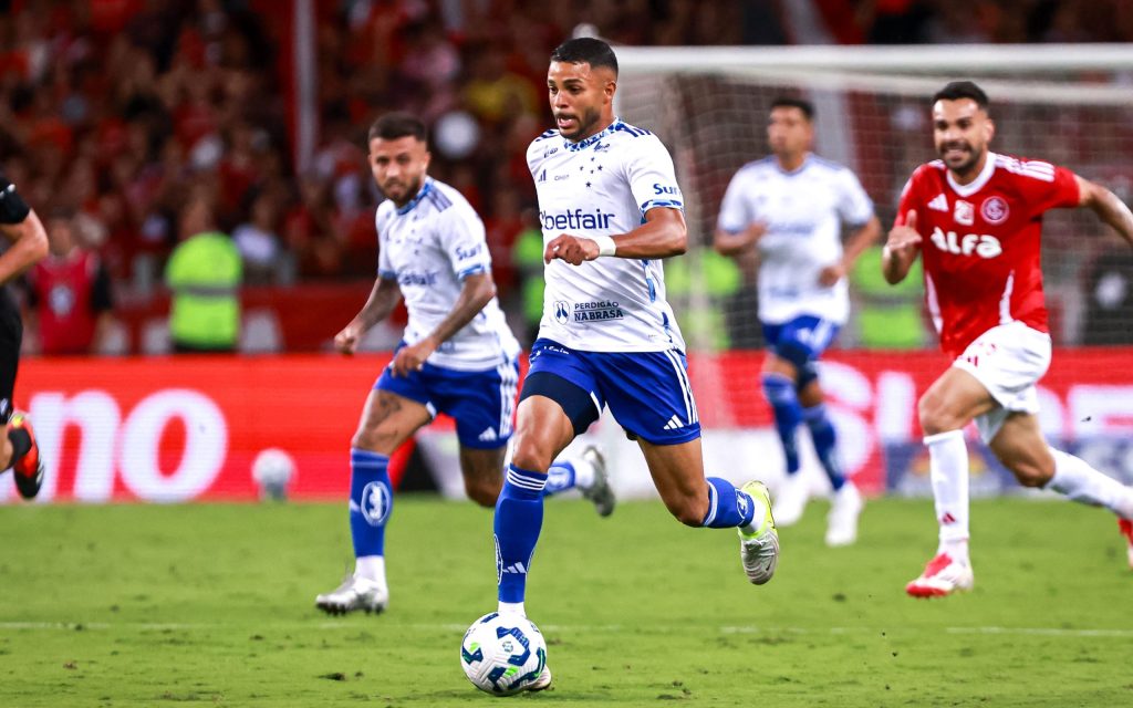 Wanderson contra o Inter. Foto: Maxi Franzoi/AGIF