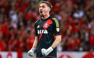 Anthoni em ação pelo Internacional. Foto: Maxi Franzoi/AGIF