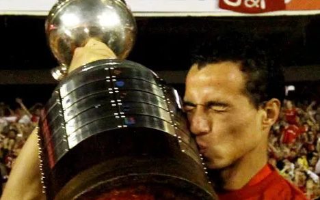 Damião foi campeão da Libertadores em 2010. Foto: EFE