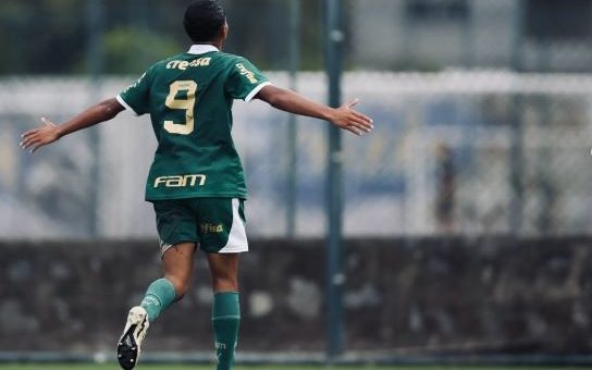 Atacante chega para a base do Inter. Foto: Arquivo pessoal/Instagram