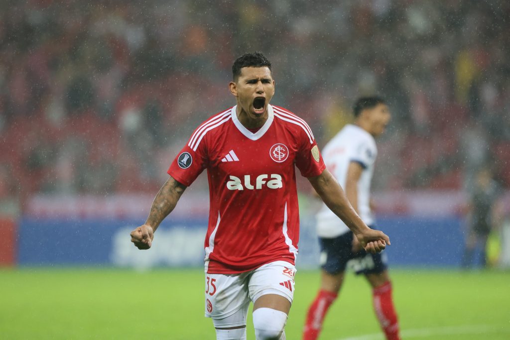 Duas baixas e nova dor de cabeça para Roger Machado após o treino do Inter
