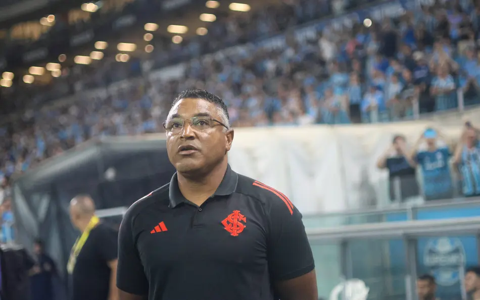 CONFIRMADO! Inter bate o martelo e Roger Machado recebe notícia sobre volante gringo