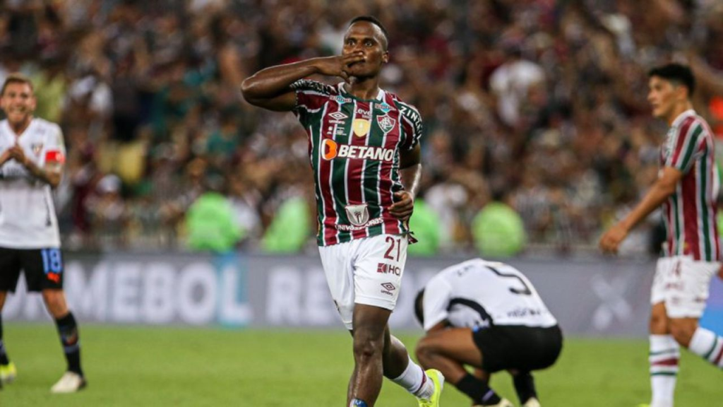 Inter na cola do Flu: novela por Arias agita bastidores antes da Copa do Brasil
